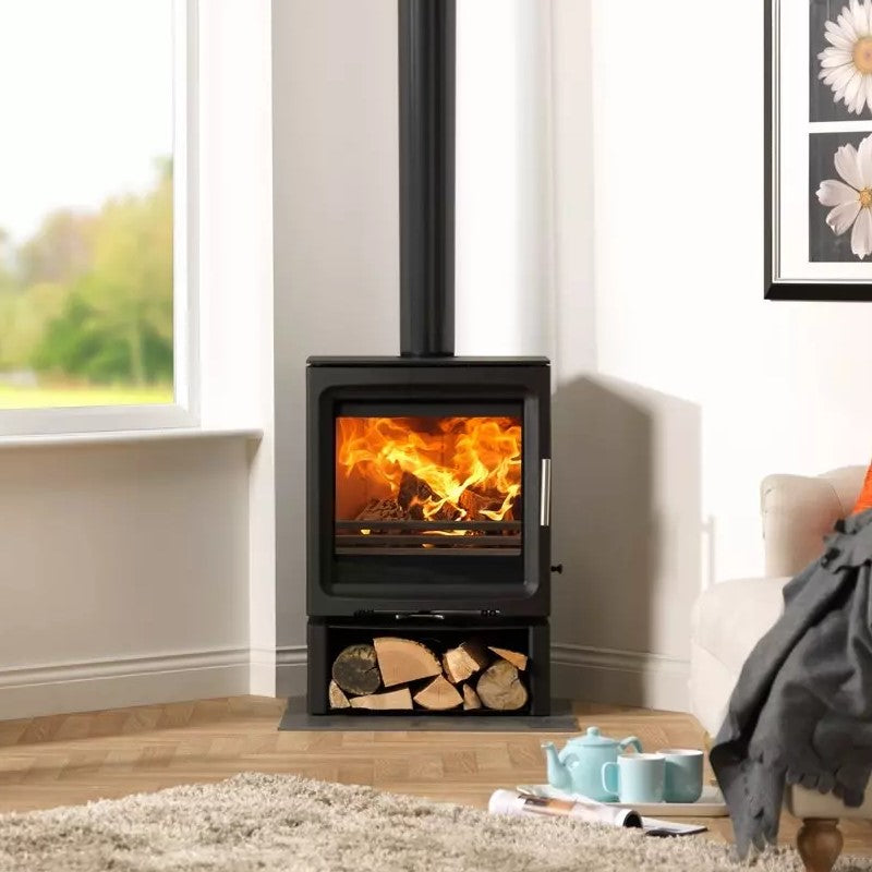 A stunning panoramic 5kW wide stove that shares all the features of the PV5W with the additional benefits of accepting longer logs and greater fuel volumes. The fantastic new technology gives a High Definition flame area that puts all other stoves to shame. The Stove House 01730810931