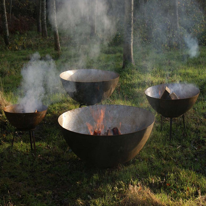 Manufactured using 1.5mm High Temperature powder coated steel available in four options. Out door fire pits, BBQs and Chimeneas supplier. 